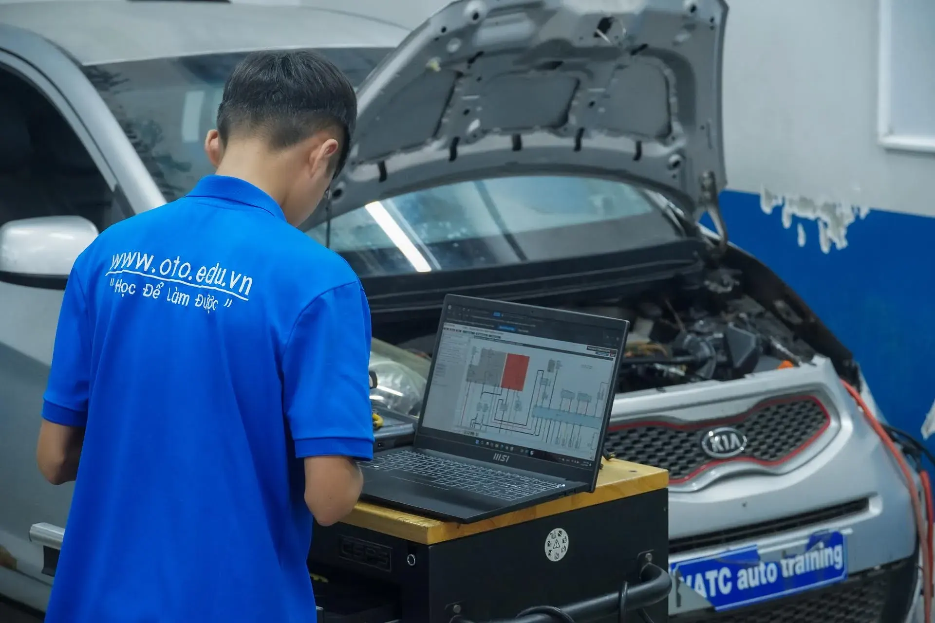 khoá học điện ô tô chuyên nghiệp vatc